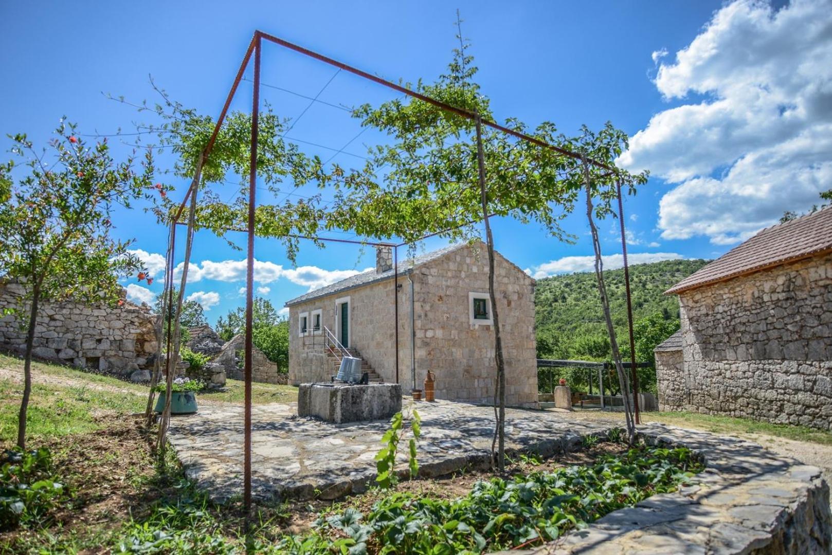 Villa Ognjistar In The Hinterland Of Makarska Riviera Zmijavci Exterior foto